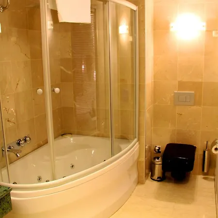 Hotel Adanava 4*